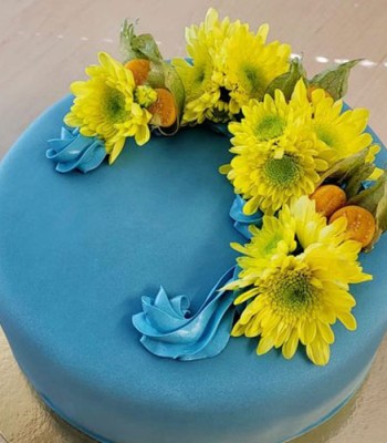 Kuvateksti - Erikoiskakku - kukat1